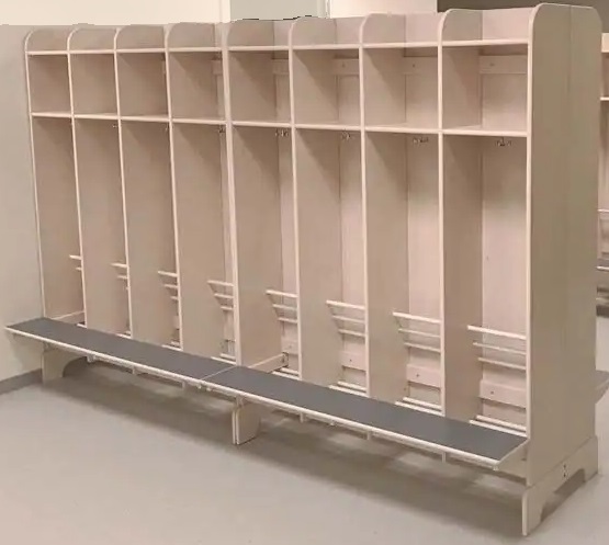 Fritstående Ran-trold garderobe