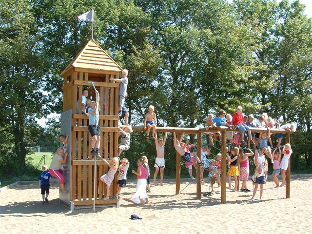 Legeplads tårnsystem *)