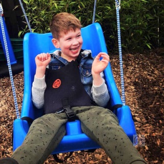 Handicap gynge teenage