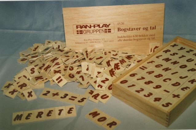 Bogstaver og tal i træ - 70% rabat