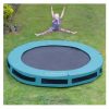 trampolin til sjov med venner og familie.