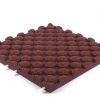 7950560 C Gummiflise på 50x50x4,5 centimeter. skridsikker. vejr og vindbestandig. rød. 6 kg. fald på 1,85 meter.